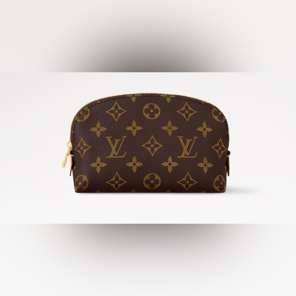 Louis vuitton travel pouch